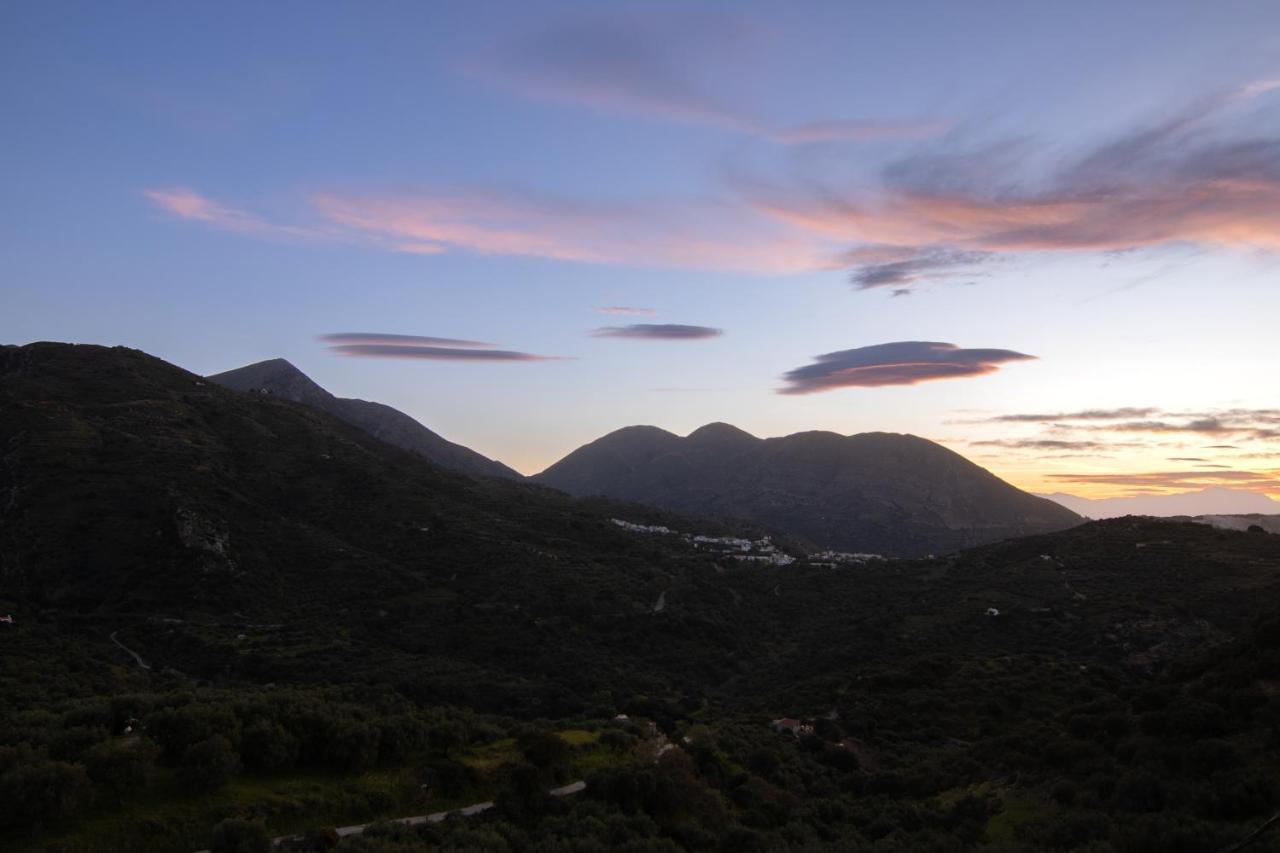 The Mountain House - Authentic Cretan Hideaway - Breathtaking And Nature Views Tourloti